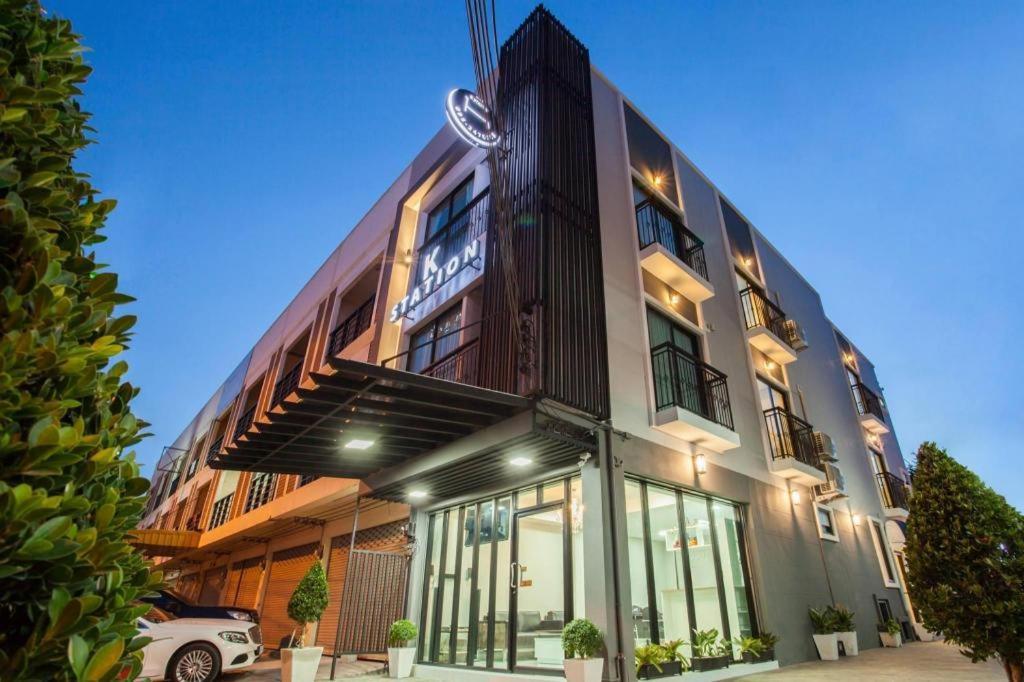 K Station Pattaya Hotel Bagian luar foto