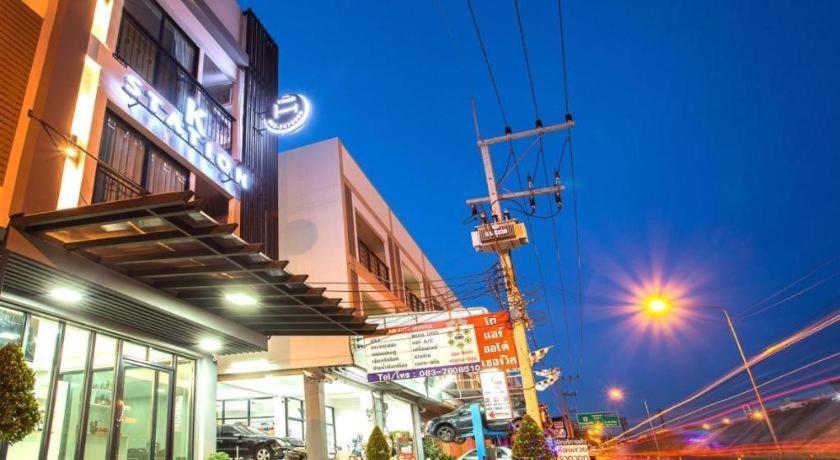K Station Pattaya Hotel Bagian luar foto