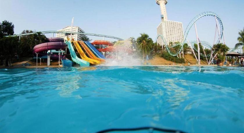 K Station Pattaya Hotel Bagian luar foto