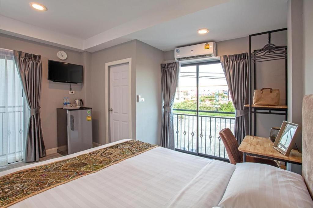 K Station Pattaya Hotel Bagian luar foto
