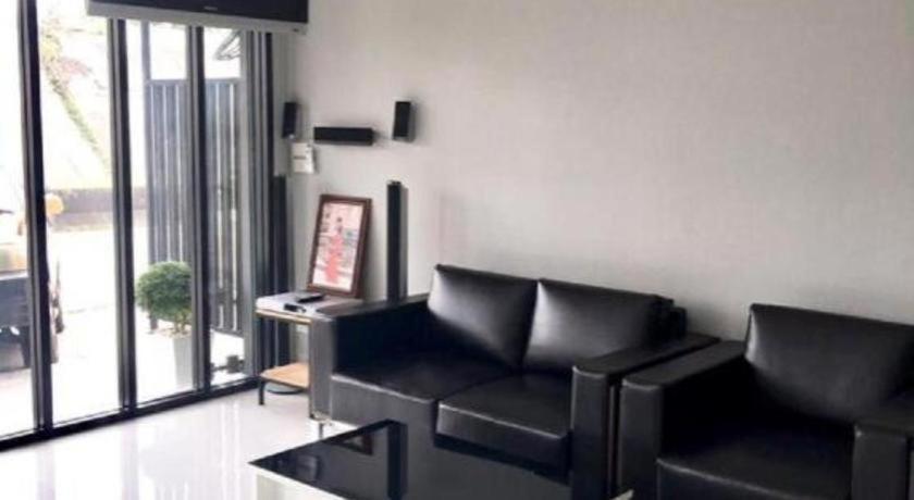 K Station Pattaya Hotel Bagian luar foto